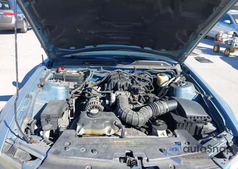 2007 Ford Mustang V6 Deluxe/V6 Premium z USA, uszkodzony, nr VIN 1ZVFT84NX75301598